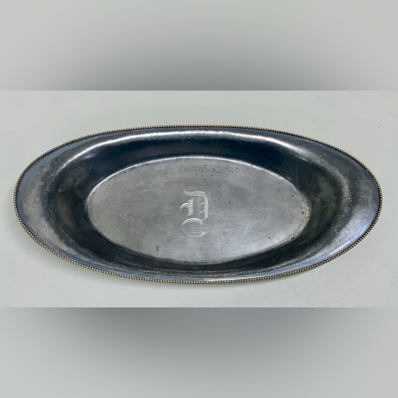 c. 1900 E. G. Webster & Son Gadrooned Rim Silver Plate Oval "D" Engraved Tray - Picture 5 of 12